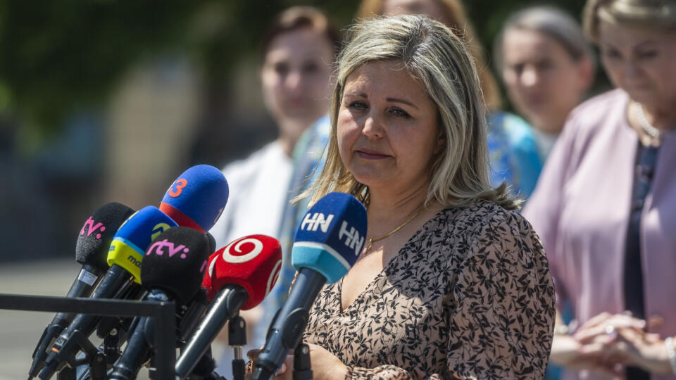 Na snímke jednotka kandidátky a predsedníčka Žilinského samosprávneho kraja (ŽSK) Erika Jurinová počas predstavenia spoločnej kandidátky OĽANO a priatelia, Kresťanská únia a Za ľudí 5. júla 2023 v Bratislave. FOTO TASR - Jaroslav Novák
