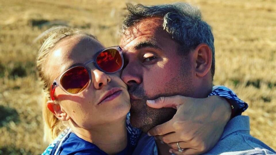 Nela je do Filipa nesmierne zamilovaná!