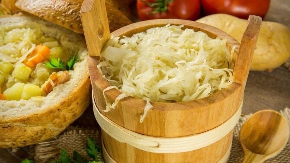 Množstvo vitamínov a neuveriteľná výživová hodnota. Doprajte si kvasenú kapustu.