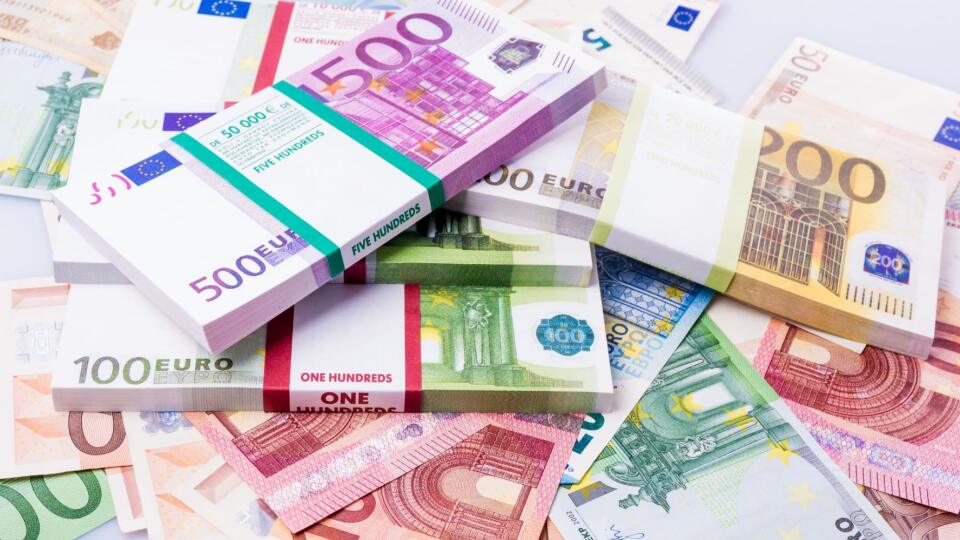 peniaze, euro, eurá
