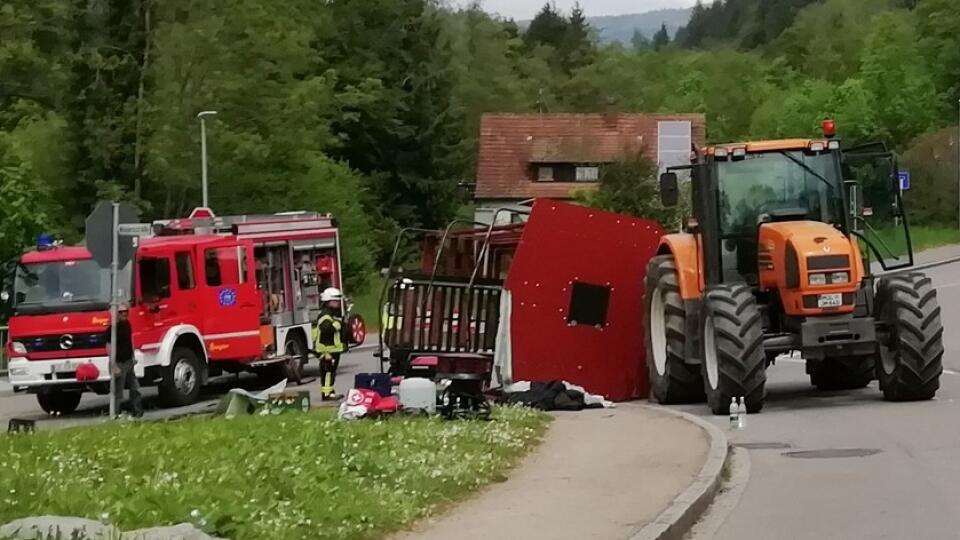 Stav desiatich ľudí je vážny.