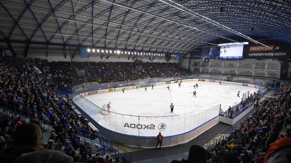 Na snímke vypredaný Zimný štadión v Poprade  počas zápasu 33. kola hokejovej Tipsport Ligy medzi HK Poprad - HC Košice 22. decembra 2019 v Poprade. FOTO TASR - Oliver Ondráš