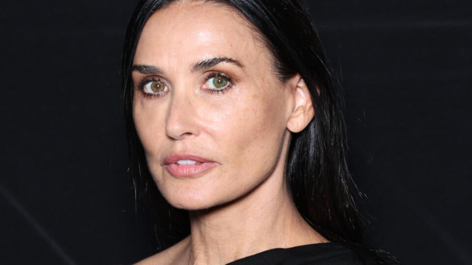 Herečka Demi Moore na parížskom týždni módy