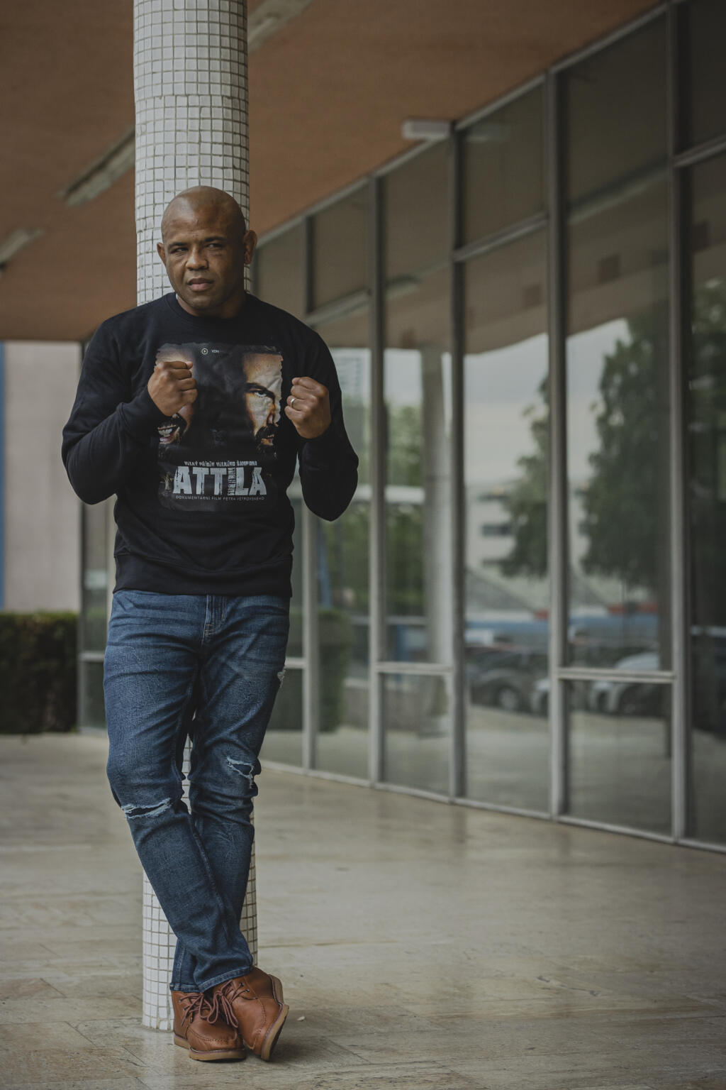 Na Noci s legendou sa objavil aj americký bojovník Emanuel Newton, s ktorým sa Végh postaví onedlho do ringu.