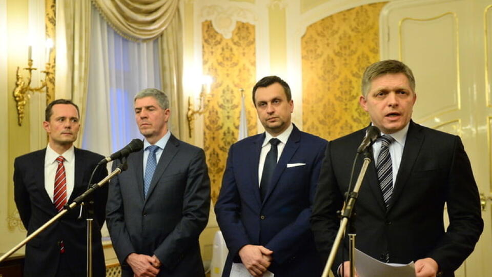 Béla Bugár, Robert Fico, Andrej Dankoa Radoslav Procházka v čase, kedy tvorili koalíciu.