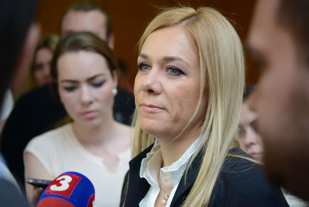 Úzke vedenie Smeru sa dohodlo. Ministerkou vnútra má byť Denisa Saková