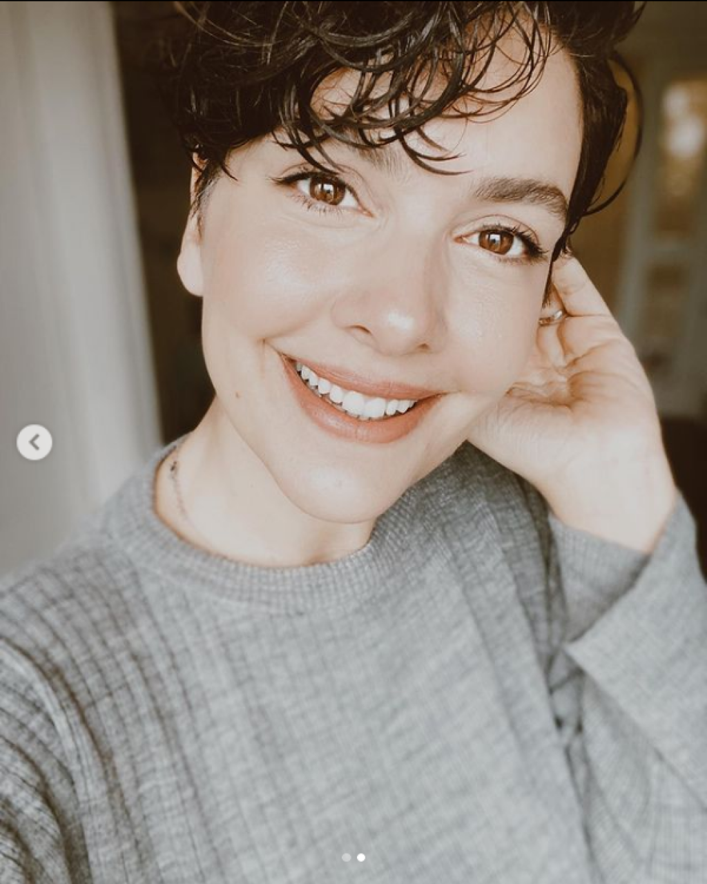 Šeherezáda nosí kratší účes, ale veľmi jej pristane. Mama dvoch synov žiari šťastím.