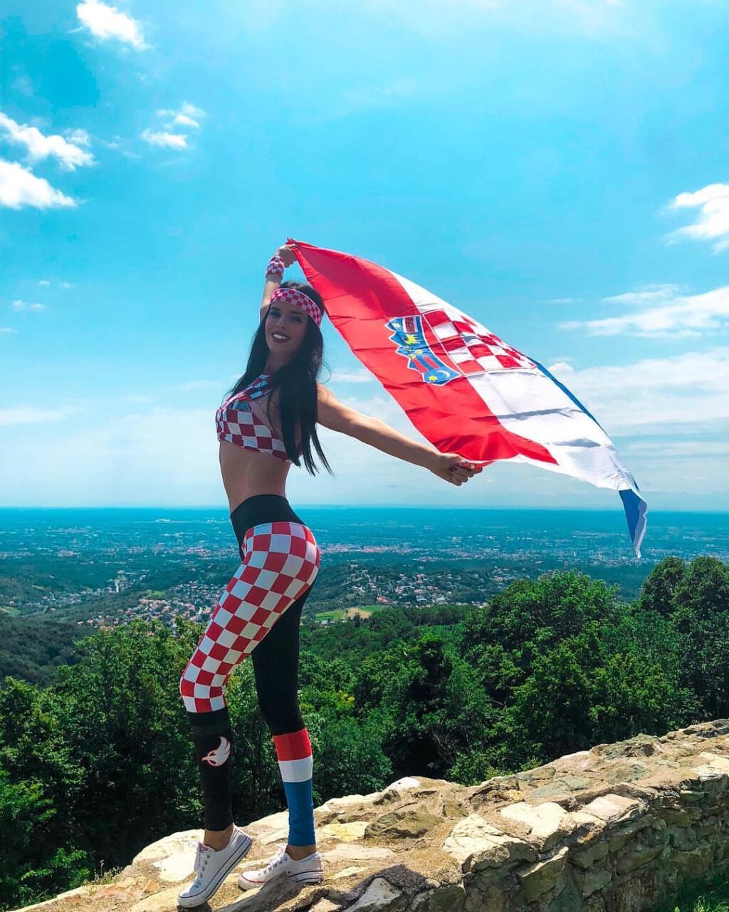 Ivana Knoll patrí medzi najsexi fanúšičky na svete. Fandí Chorvátsku.