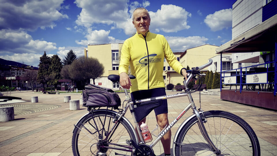 Na štvrťstoročnom turistickom bicykli prešiel jedenásť štátov.