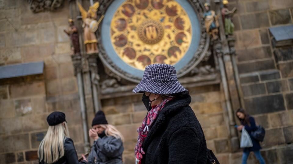 Za piatok 12. novembra pribudlo v Českej republike 14.199 ľudí nakazených covidom. Je to asi o 5000 prípadov viac než pred týždňom a o necelých 4000 viac než vo štvrtok.