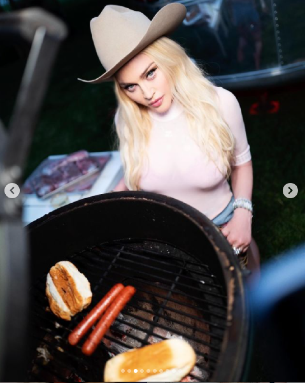 Speváčka Madonna sa pochválila fotografiami z rodinnej grilovačky.