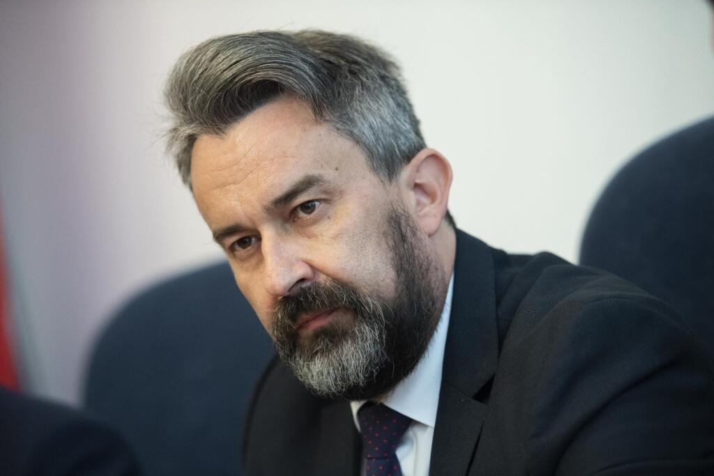 Vanek sa vzdal funkcie prokurátora. Dôvodom je komunikácia so Zsuzsovou