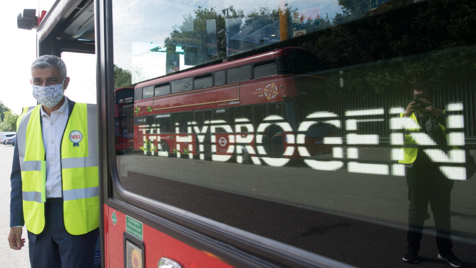 Hydrogen fuel cell double decker buses
