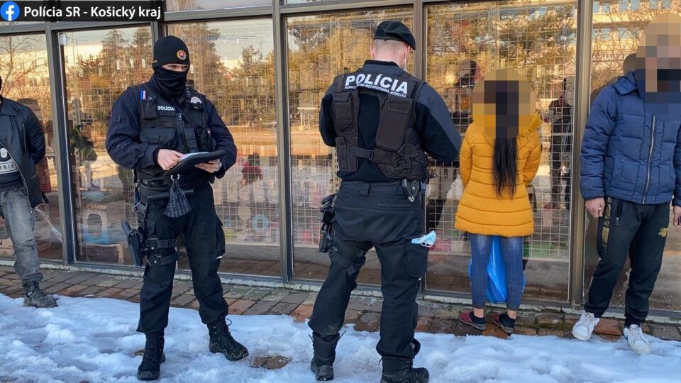 NA SPIŠI POLICAJTI ZISTILI PORUŠENIE PANDEMICKÝCH OPATRENÍ