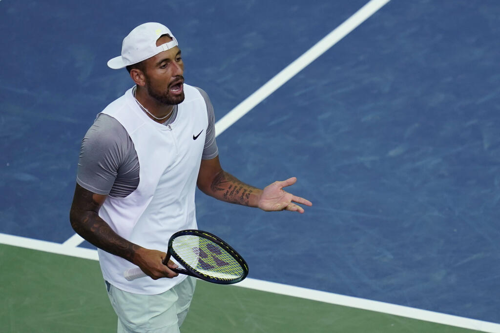 PK 6 Washington - Austrálsky tenista Nick Kyrgios reaguje počas zápasu proti Američanovi Reillymu Opelkovi v osemfinále dvojhry na turnaji ATP vo Washingtone 4. augusta 2022. Zápas bol prerušený kvôli nepriaznivému počasiu. FOTO TASR/AP
Nick Kyrgios, of Australia, calls out during a match against Reilly Opelka, of the United States, just before a weather delay at the Citi Open tennis tournament in Washington, Thursday, Aug. 4, 2022. (AP Photo/Carolyn Kaster)