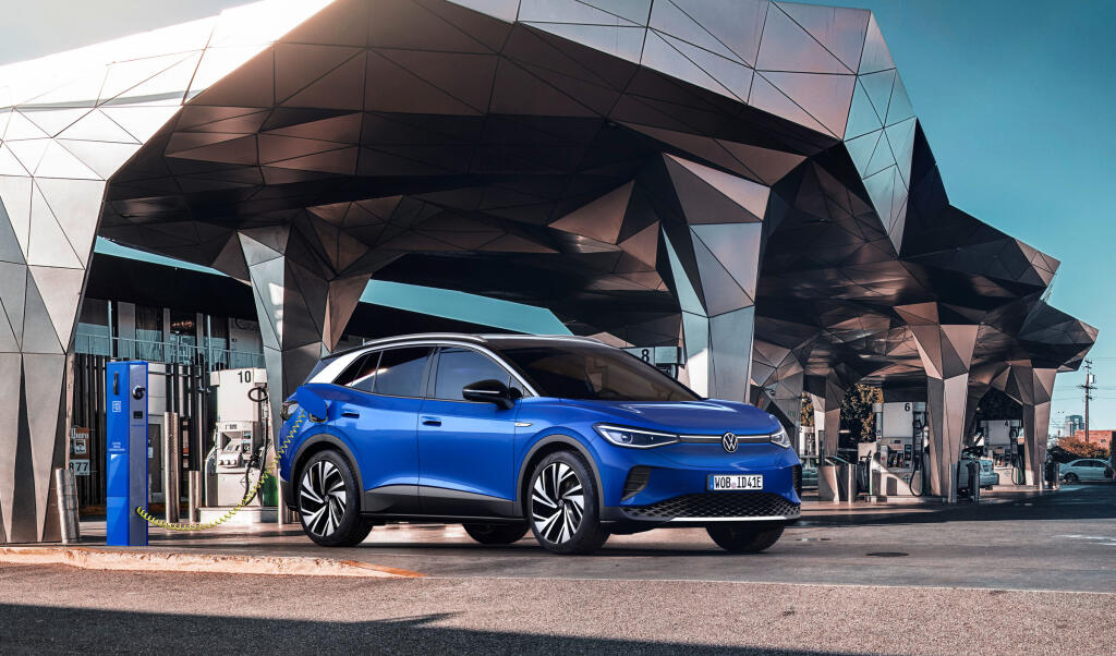 Volkswagen ID.4 je elektrický crossover, ktorý sa svojou praktickosťou bude hodiť aj na rodinné použitie