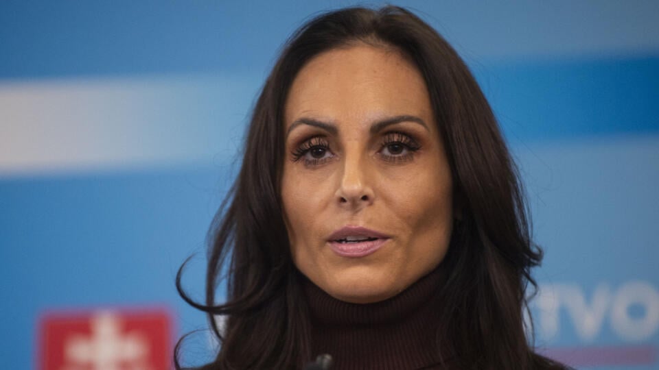 Na snímke ministerka zdravotníctva SR Zuzana Dolinková (HLAS-SD) počas tlačovej konferencie na tému: Nedostatok zdravotníkov - spoločný návrh riešenia 20. novembra 2023 v Bratislave. FOTO TASR - Jakub Kotian