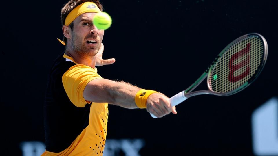 Norbert Gombos postúpil do 2. kola Australian Open 2022.