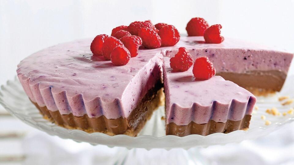 Nepečená torta s lesným ovocím
