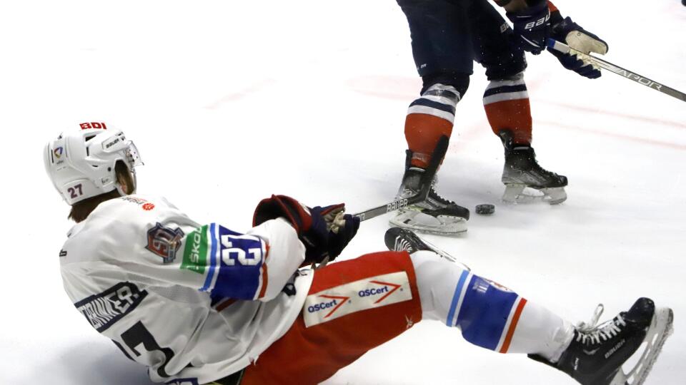 Na snímke Michael Huntebrinker (Zvolen) v zápase 19. kola hokejovej Tipos extraligy HKM Zvolen - HC Slovan Bratislava vo Zvolene 20. novembra 2022. FOTO TASR - Ján Krošlák