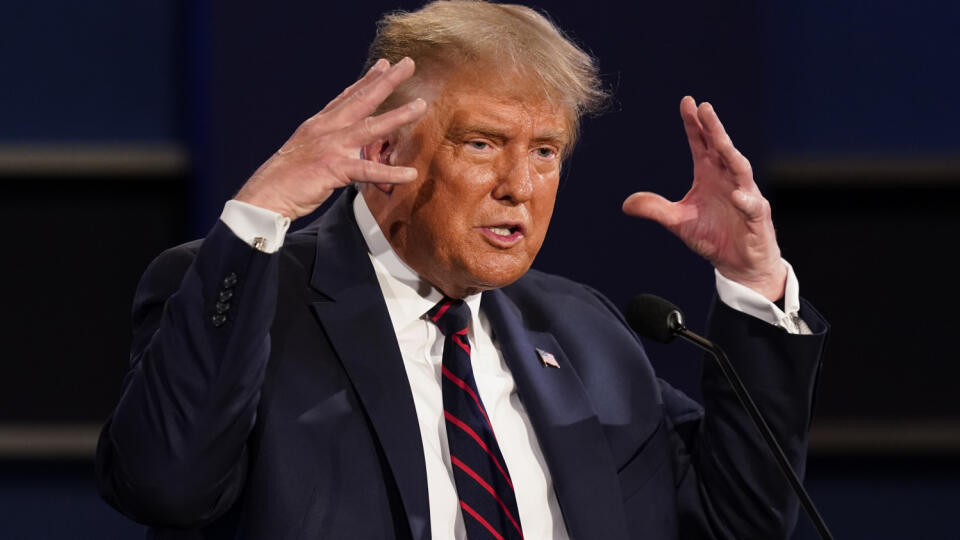 KK7 Cleveland - Americký prezident Donald Trump hovorí počas prvej prezidentskej debaty 29. septembra 2020 v Clevelande. FOTO TASR/AP
President Donald Trump gestures while speaking during the first presidential debate Tuesday, Sept. 29, 2020, at Case Western University and Cleveland Clinic, in Cleveland, Ohio. (AP Photo/Patrick Semansky)