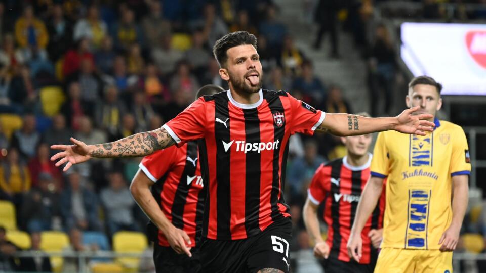 Na snímke hráč Spartaka Michal Ďuriš sa teší po góle počas zápasu 9. kola Niké ligy medzi FC DAC 1904 Dunajská Streda a FC Spartak Trnava v Dunajskej Strede v nedeľu 1. októbra 2023. FOTO TASR - Lukáš Grinaj