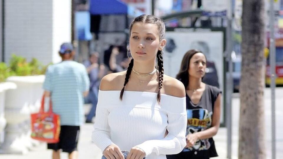 Bella Hadid (22).