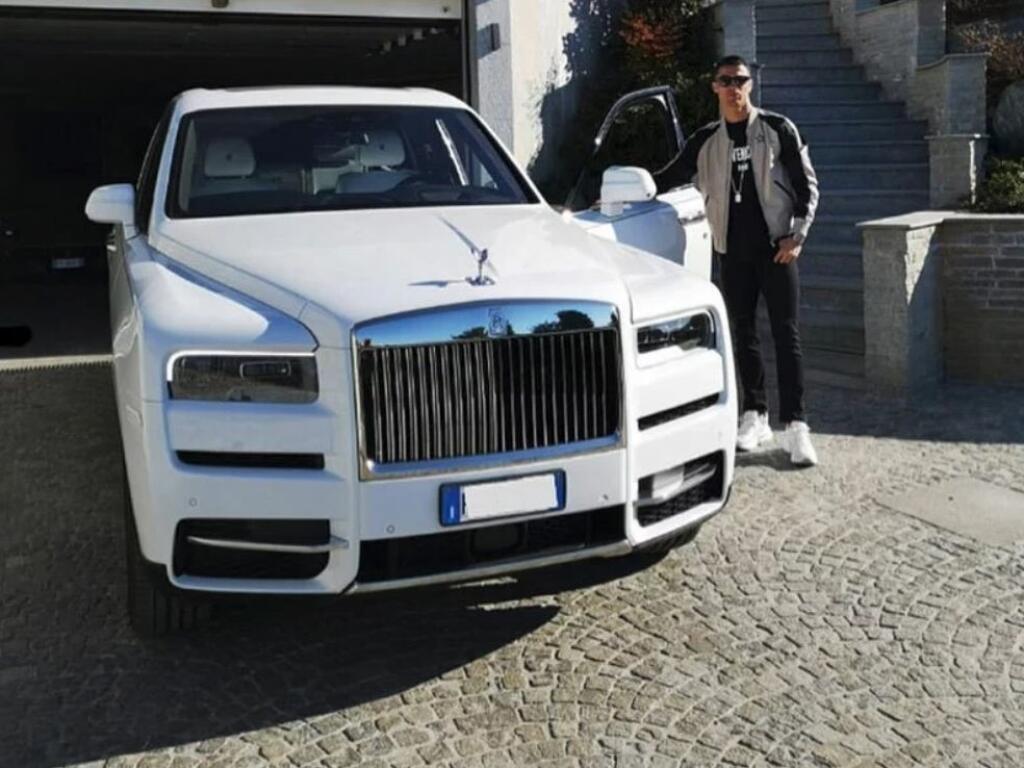 V Zbierke Cristiana Ronalda nechýba ani luxusný Rolls-Royce za milióny eur.