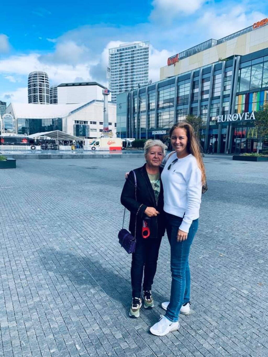 Mama Dušana Pašeka ml. Alexandra je pre dcéru Sašu najlepšia kamarátka. Dnes spolu prežívajú obrovský žiaľ.