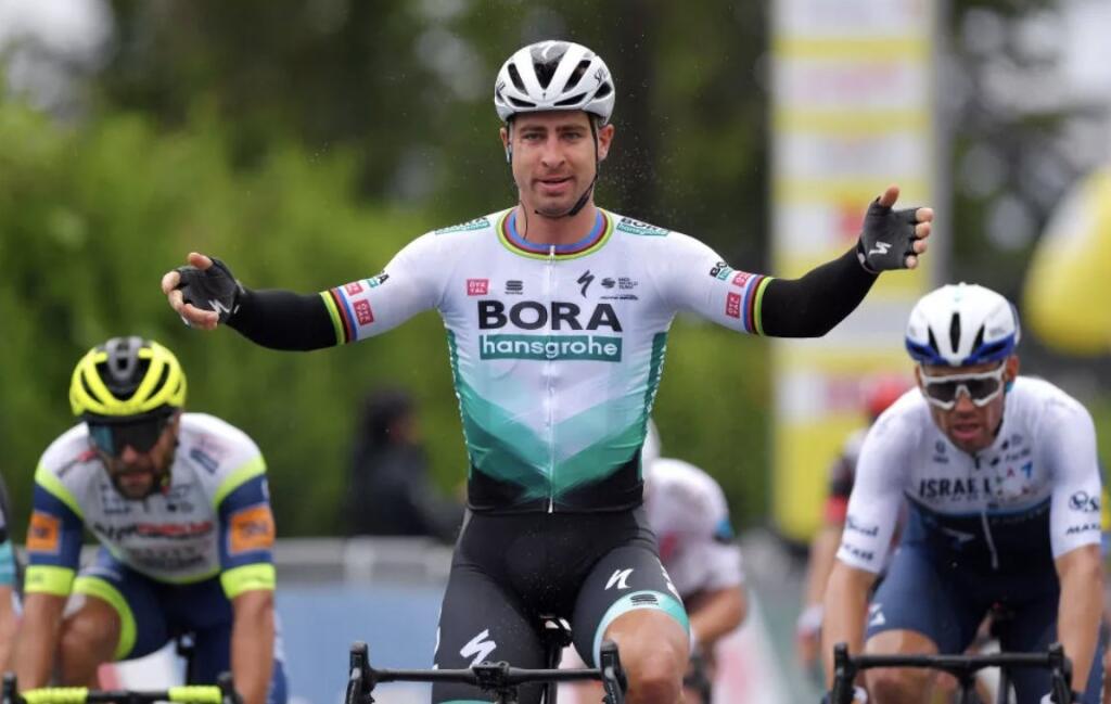 Peter Sagan zvíťazil v desiatej etape na Giro d'Italia.