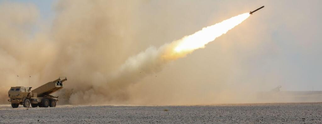 USA dodajú Ukrajine raketomety HIMARS.