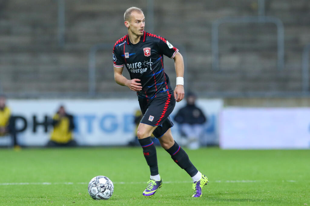 Václav Černý pôsobí už 6 rokov v Holandsku, kde doteraz vystriedal tri kluby. Momentálne oblieka dres Twente Enschede.