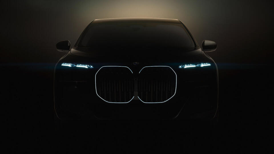 BMW i7