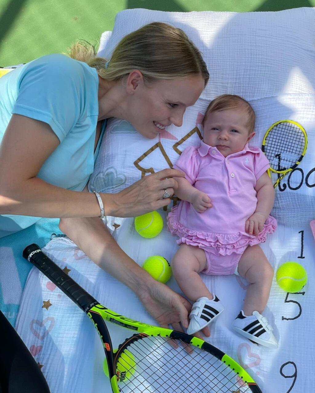 Caroline Wozniacki so svojím pokladom, bude z Olivie tiež tenistka?