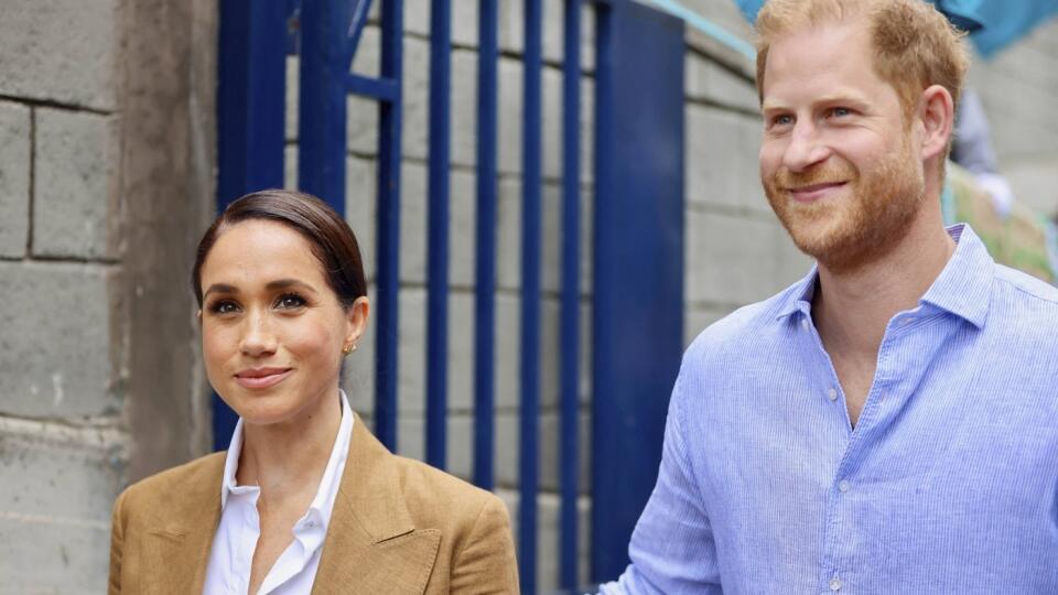 Vojvodkyňa Meghan a princ Charles počas druhého dňa návštevy Kolumbie