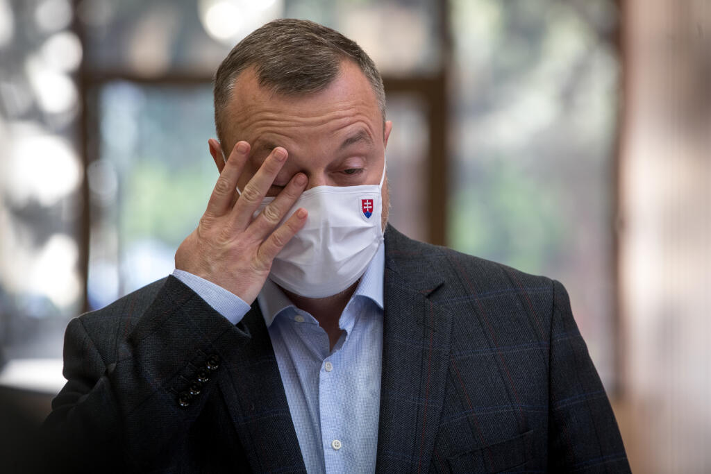 Na snímke je minister práce, sociálnych vecí a rodiny Milan Krajniak po zasadnutí vlády.
