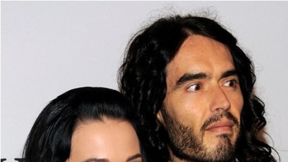 Katty Perry
a Russell Brand