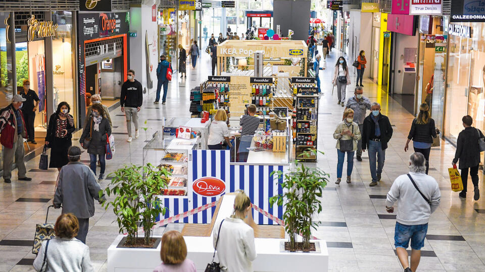 ObchodnÈ centrum Aupark v Koöiciach je op‰? otvorenÈ