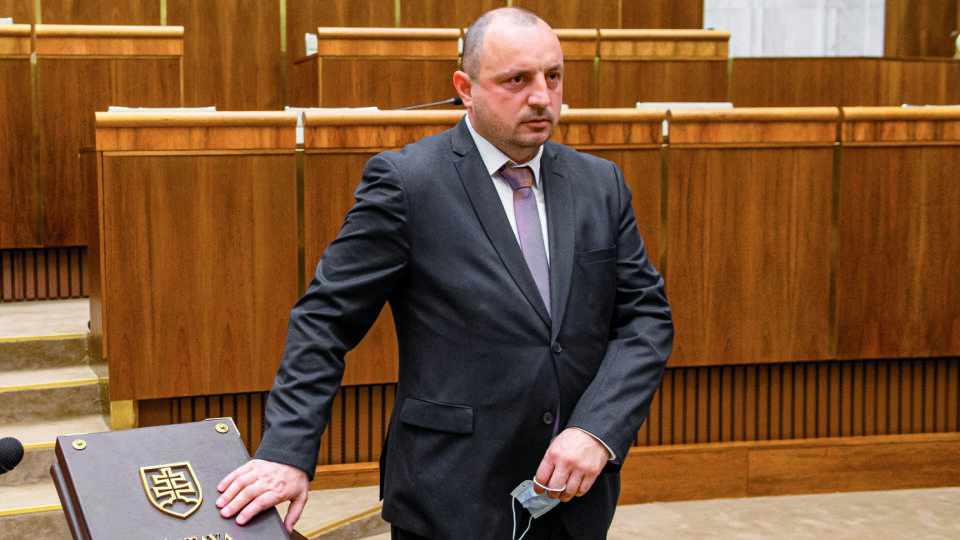 Bývalý šéf vyšetrovacieho tímu Gorila Lukáš Kyselica skladá poslanecký sľub. Onedlho sa do parlamentu vráti.