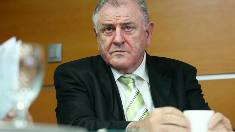 V.Mečiar poprel obhajobu P.Ruska v prípade objednávky vraždy S.Volzovej