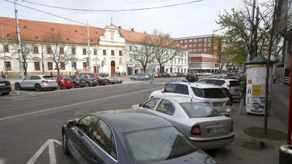 Zvyšovanie cien a problémy s parkovaním. Realita Starého mesta.