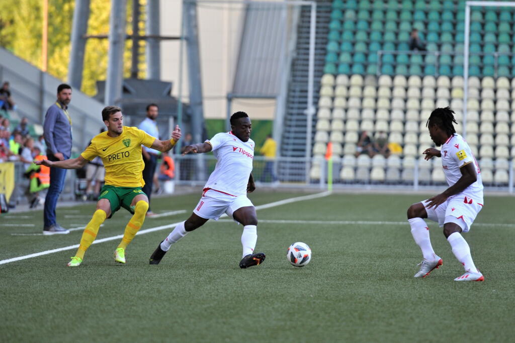 Na snímke vľavo Matúš Rusnák (Žilina), Philip Elayo Azango, Kingsley Madu (obaja Trenčín) počas zápasu 7. kola futbalovej Fortuna ligy MŠK Žilina - AS Trenčín 11. septembra 2021 v Žiline. FOTO TASR - Erika Ďurčová