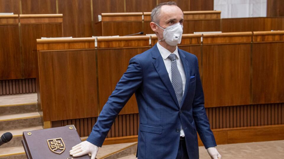 poslanec Ján Krošlák Za ľudí Slovensko poslanecký sľub skladanie