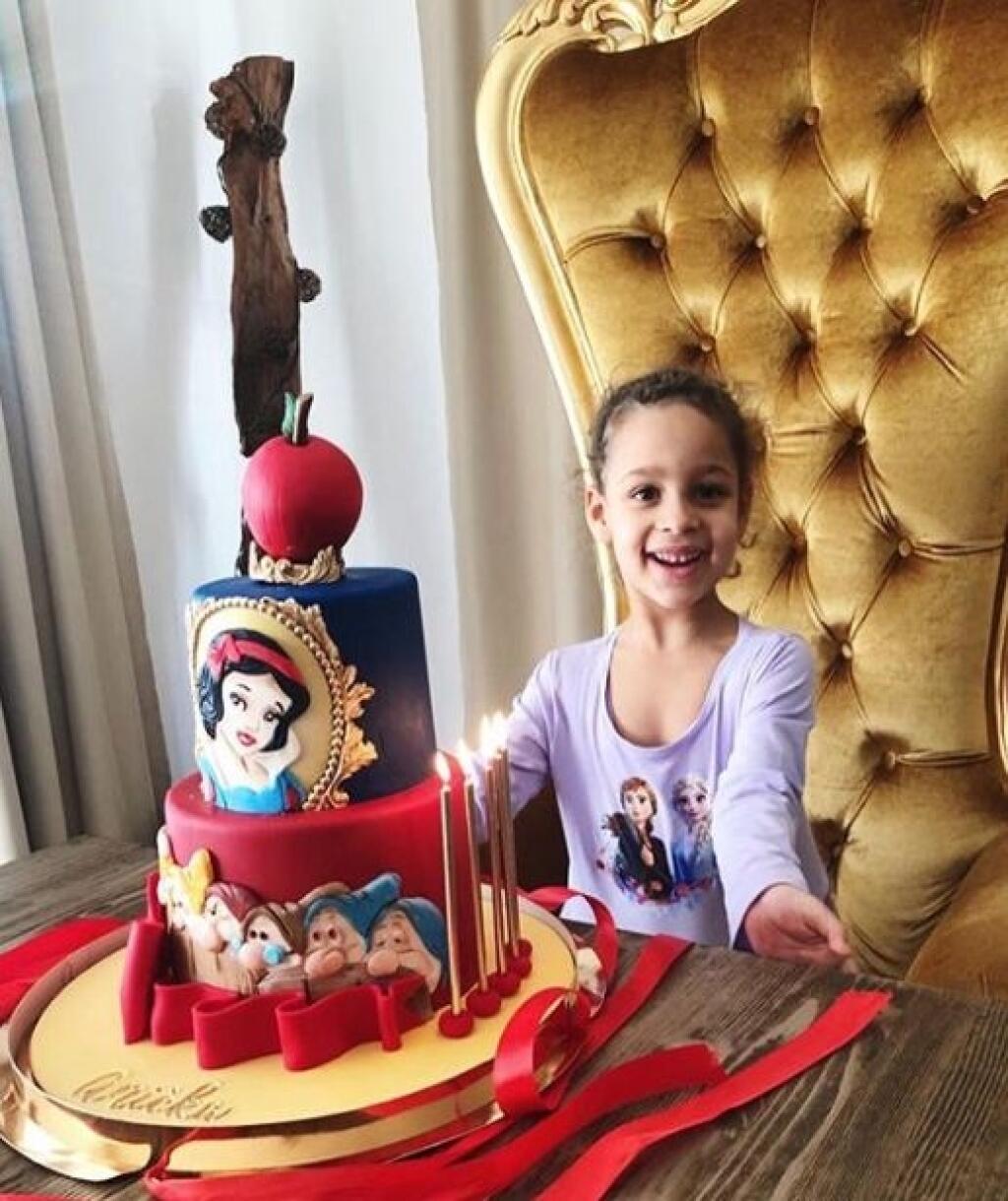 Torta, ktorú dostala dcéra Tiny na narodeniny.