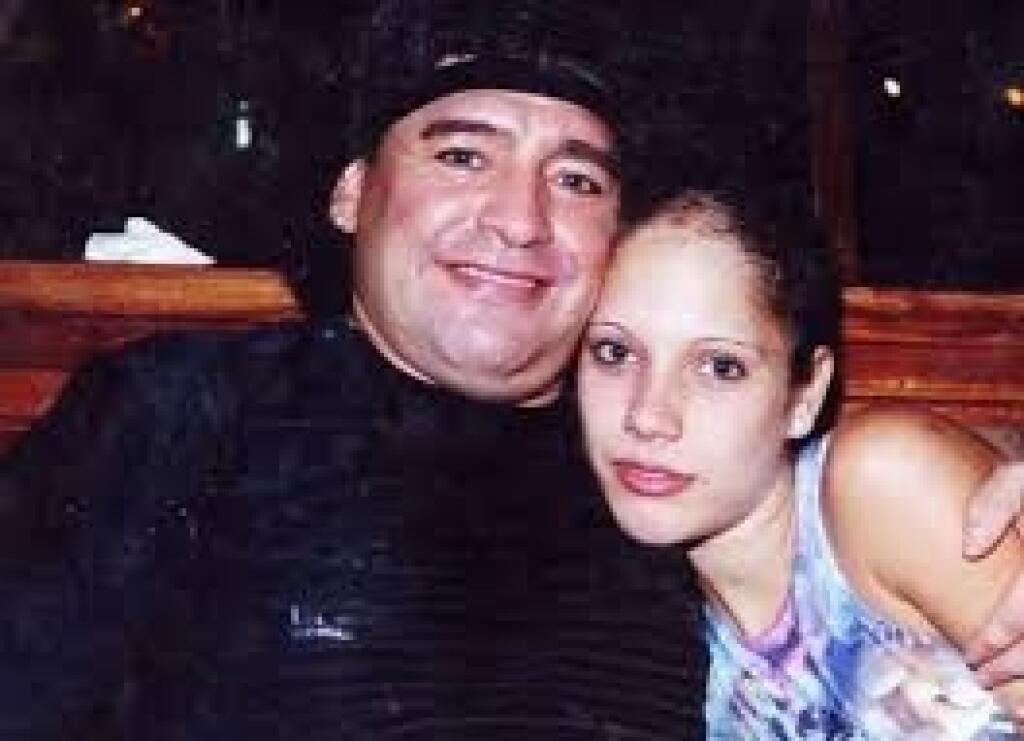 Mladá Mavys Álvarezová začala s Maradonom žiť, keď mala 16 rokov.
