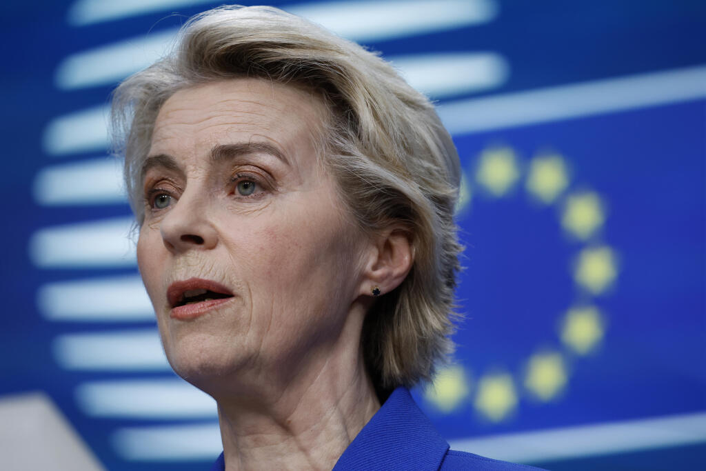 KK42 archív Brusel - Na archínej snímke z 19. decembra 2024 predsedníčka Európskej komisie Ursula von der Leyenová počas tlačovej konferencie po skončení summitu EÚ v Bruseli. Predsedníčka Európskej komisie Ursula von der Leyenová bola zhruba týždeň hospitalizovaná s ťažkým zápalom pľúc, z nemocnice ju však medzičasom prepustili a momentálne už pracuje z domu. FOTO TASR/AP
FILE - European Commission President Ursula von der Leyen addresses a media conference at the end of an EU summit in Brussel
