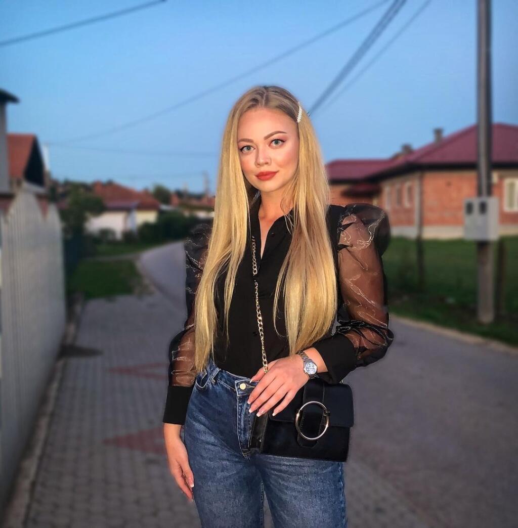 Sexi Kanita Barakovičová sa rozhodla preraziť vo futbale. Ak to nevyjde, môže byť pokojne modelkou.