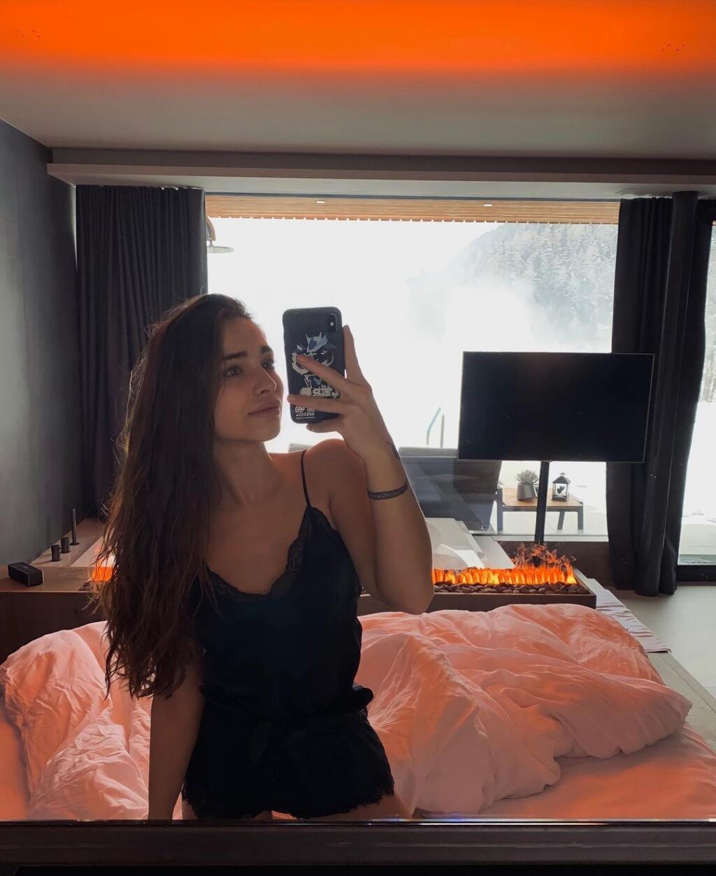 Sexi Sophia Kořinková sa nebojí ani odvážnejších záberov.