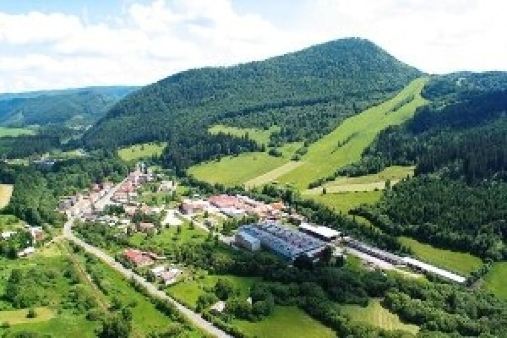 Orange sko(n)čil na dúhu, SOZA na ľudovky