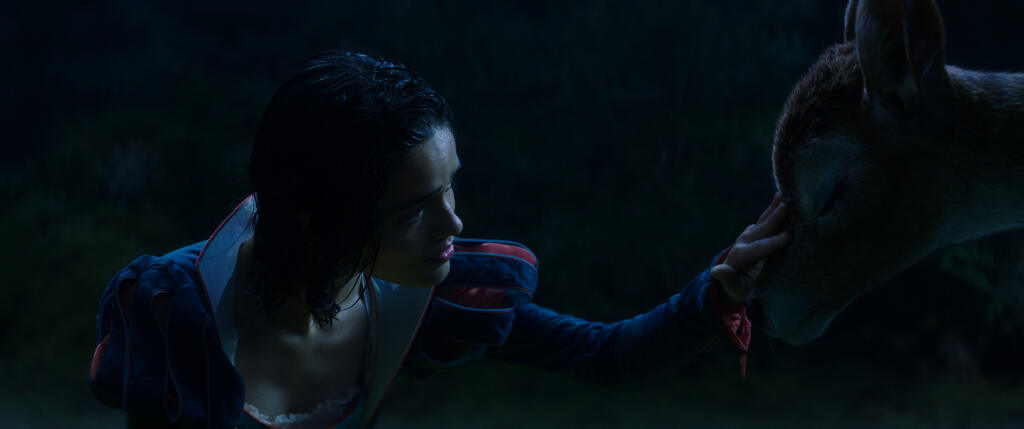 Rachel Zegler vo filme Snehulienka (Snow White).